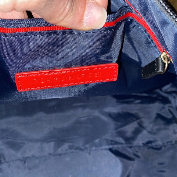 Tommy Hilfiger Handbag - Picture 8 of 13